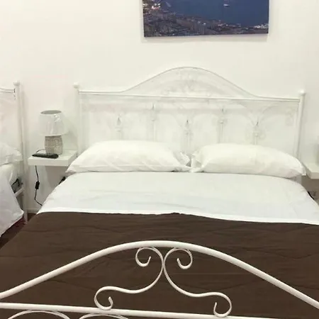 Couette-café Partenope Legend